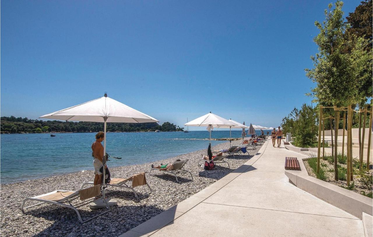 2 Bedroom Stunning Apartment In Rovinj Luaran gambar