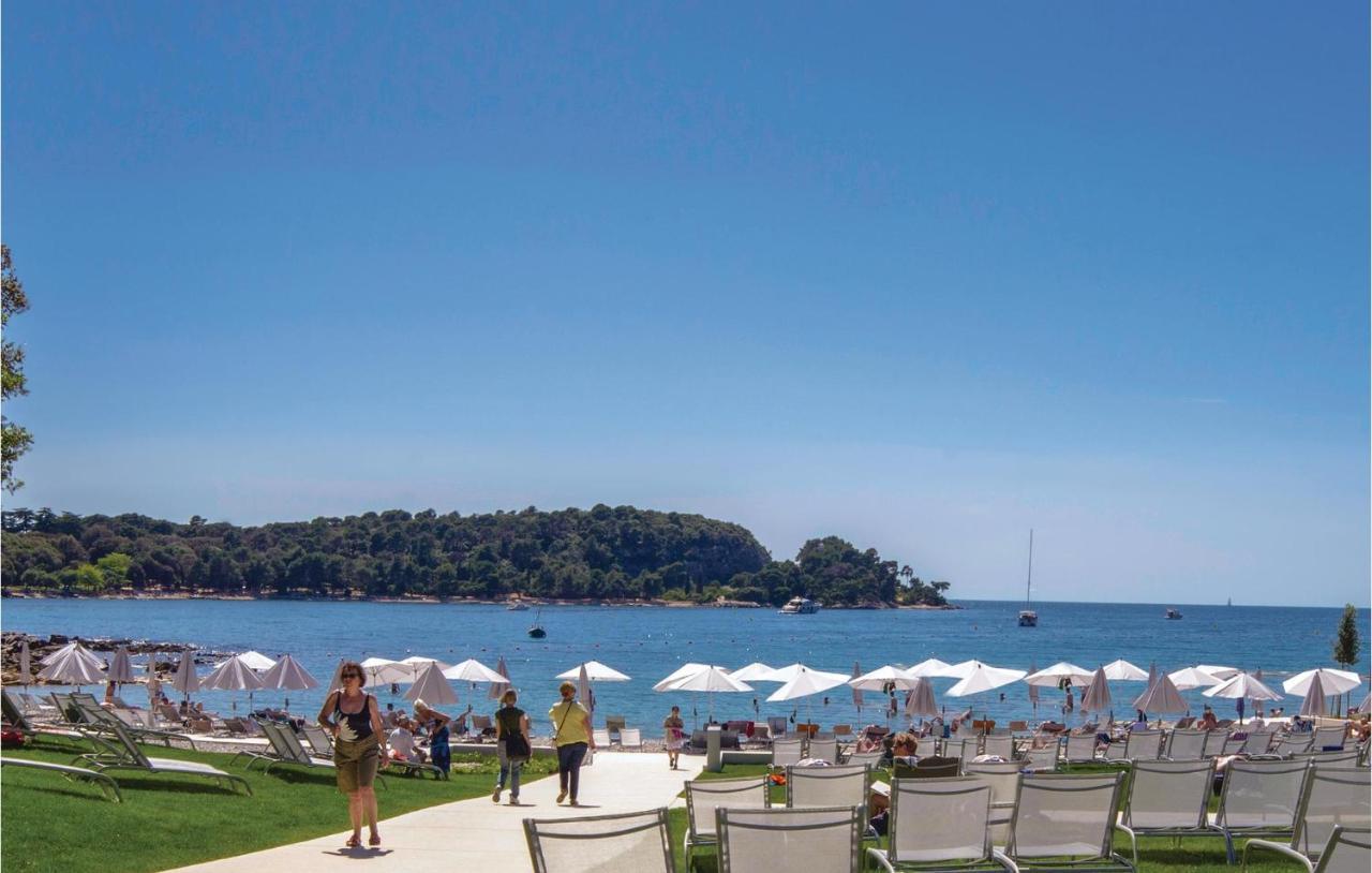 2 Bedroom Stunning Apartment In Rovinj Luaran gambar